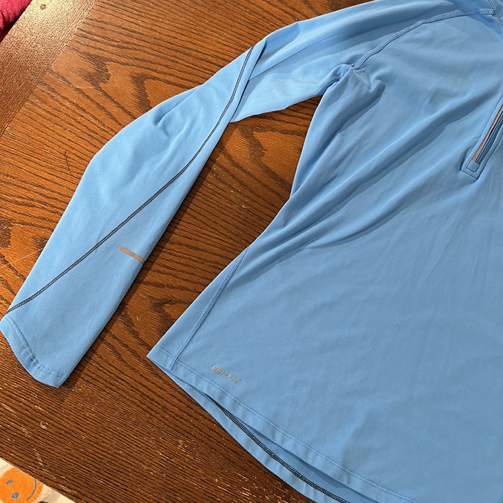 Nike Dri-Fit - Picture 2 of 5